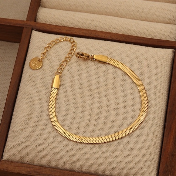 Inner Harmoni 18K Gold Plated Herringbone Elegant Gold Bracelet - Picture 1 of 3